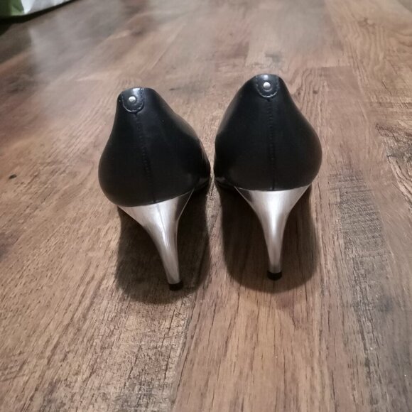 Kenneth Cole Silver Fox Slip on Heels Black /Silver Size 9 - Picture 4 of 8